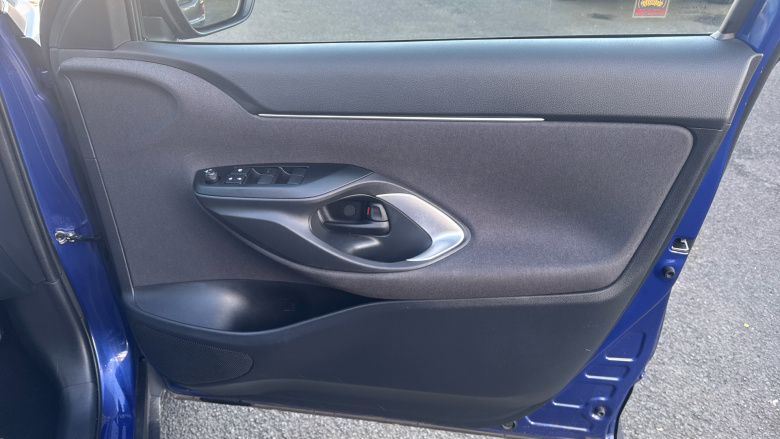 Toyota Yaris Cross 1.5 Hybrid Design 5dr CVT Hybrid Estate